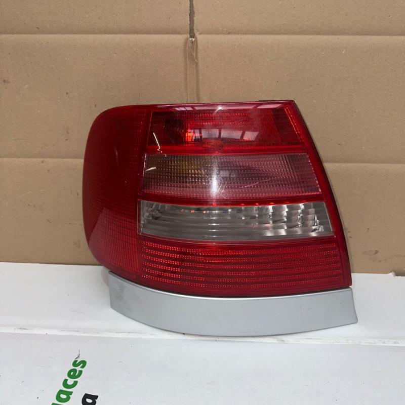 PILOTO TRASERO IZQUIERDO AUDI A4 BERLINA (B5) AJM289921