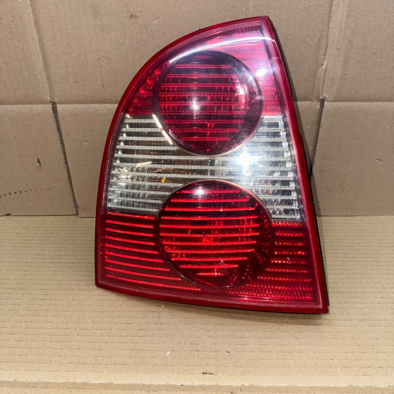 PILOTO TRASERO IZQUIERDO VOLKSWAGEN PASSAT BERLINA (3B3) AVF3B5945095AE
