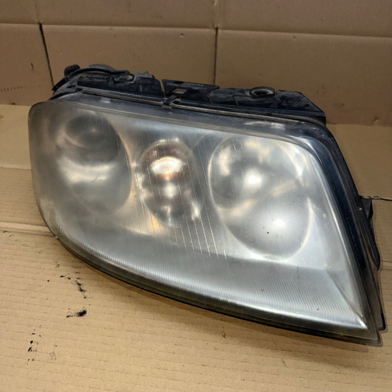 FARO DERECHO VOLKSWAGEN PASSAT BERLINA (3B3) AVF3B7941016M