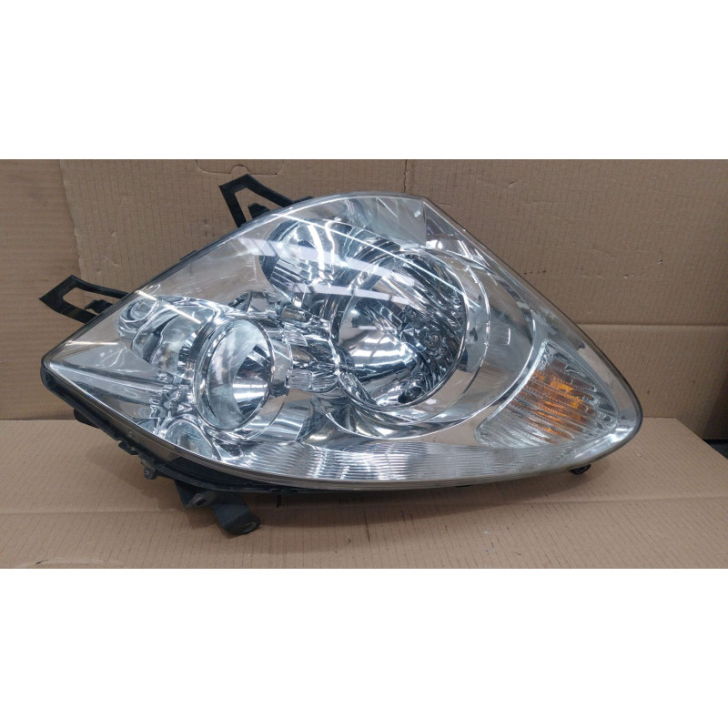 FARO DERECHO TOYOTA COROLLA VERSO (R1) 2ADFTVP7105R    LHD