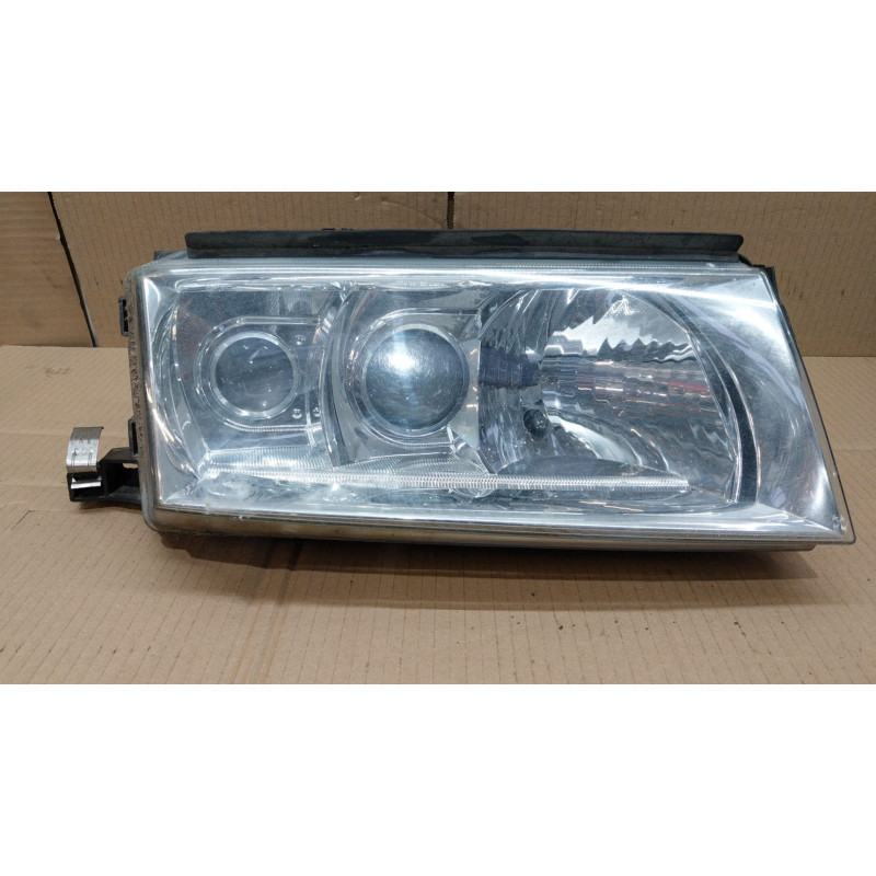 FARO DERECHO SKODA OCTAVIA BERLINA (1U2) ASV1 307  329 069