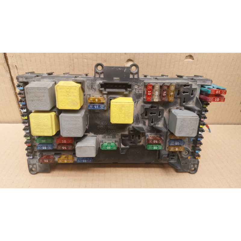 CAJA RELES / FUSIBLES MERCEDES-BENZ VITO BASIC-KOMBI (639) 646982A 639 545 0401