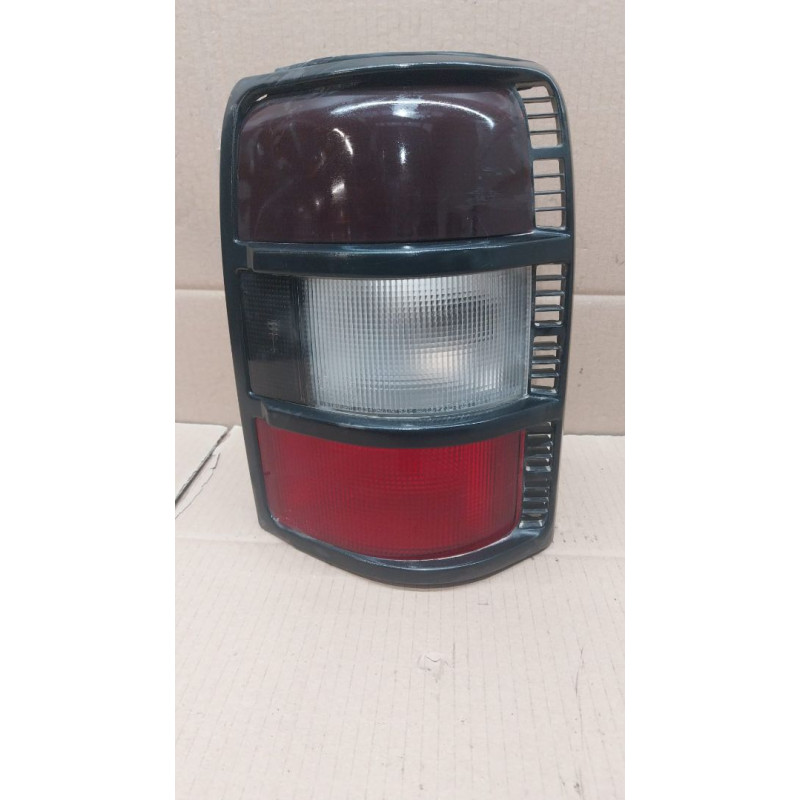 PILOTO TRASERO DERECHO MITSUBISHI MONTERO (V20/V40) 4D56