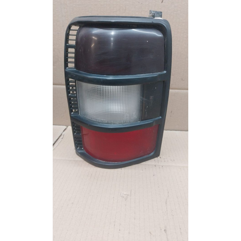 PILOTO TRASERO IZQUIERDO MITSUBISHI MONTERO (V20/V40) 4D56