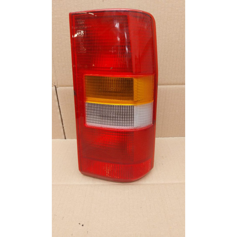 PILOTO TRASERO DERECHO PEUGEOT EXPERT COMBI (1995) RHZ22500801