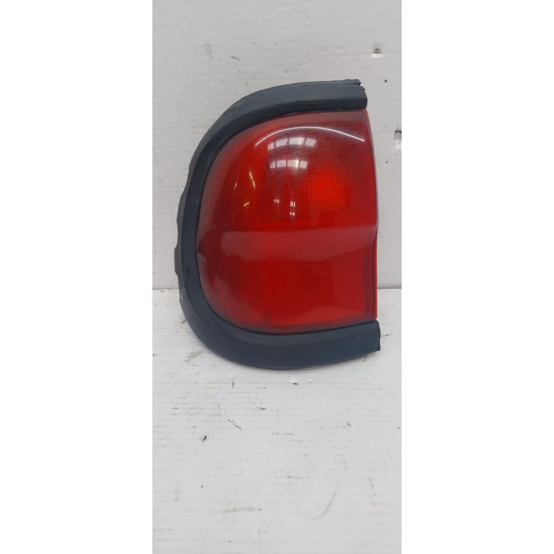 PILOTO TRASERO IZQUIERDO NISSAN TERRANO (WD21) 268550X000