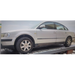 MANDO ELEVALUNAS DELANTERO IZQUIERDO VOLKSWAGEN PASSAT BERLINA (3B2) AJM1J4959857