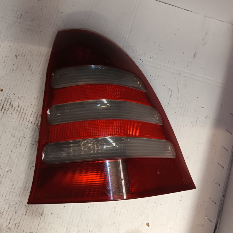 PILOTO TRASERO DERECHO MERCEDES-BENZ CLASE C (BM 203) FAMILIAR OM611962611962A2038201264