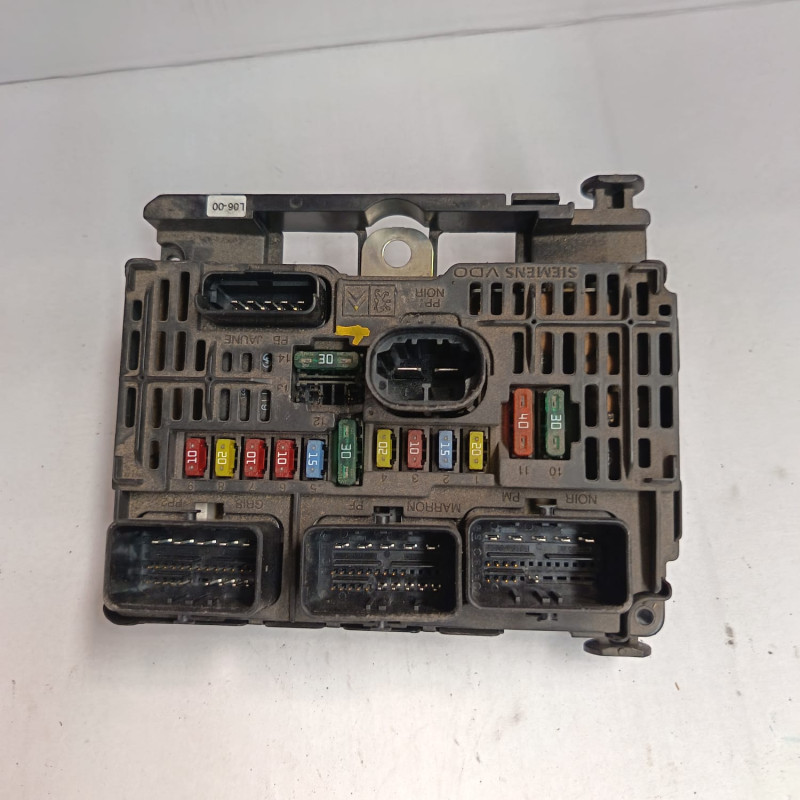CAJA RELES / FUSIBLES CITROEN C4 BERLINA 9HYDV6TED4TIPO 9HY9657718780
