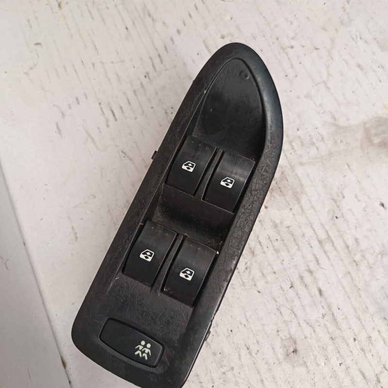 MANDO ELEVALUNAS DELANTERO IZQUIERDO RENAULT LAGUNA II (BG0) F9Q750TIPO F9Q C726515