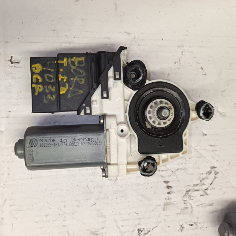 MOTOR ELEVALUNAS TRASERO IZQUIERDO VOLKSWAGEN BORA BERLINA (1J2)(1998) AUY1J4959811C