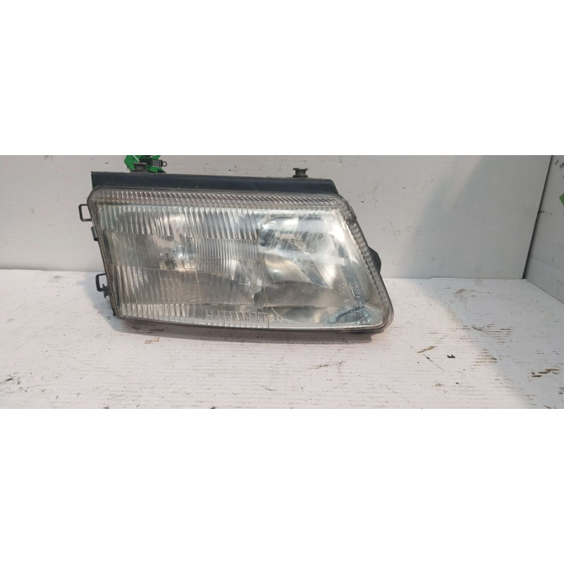FARO DERECHO VOLKSWAGEN PASSAT BERLINA (3B2) AJM4411125RLHDN