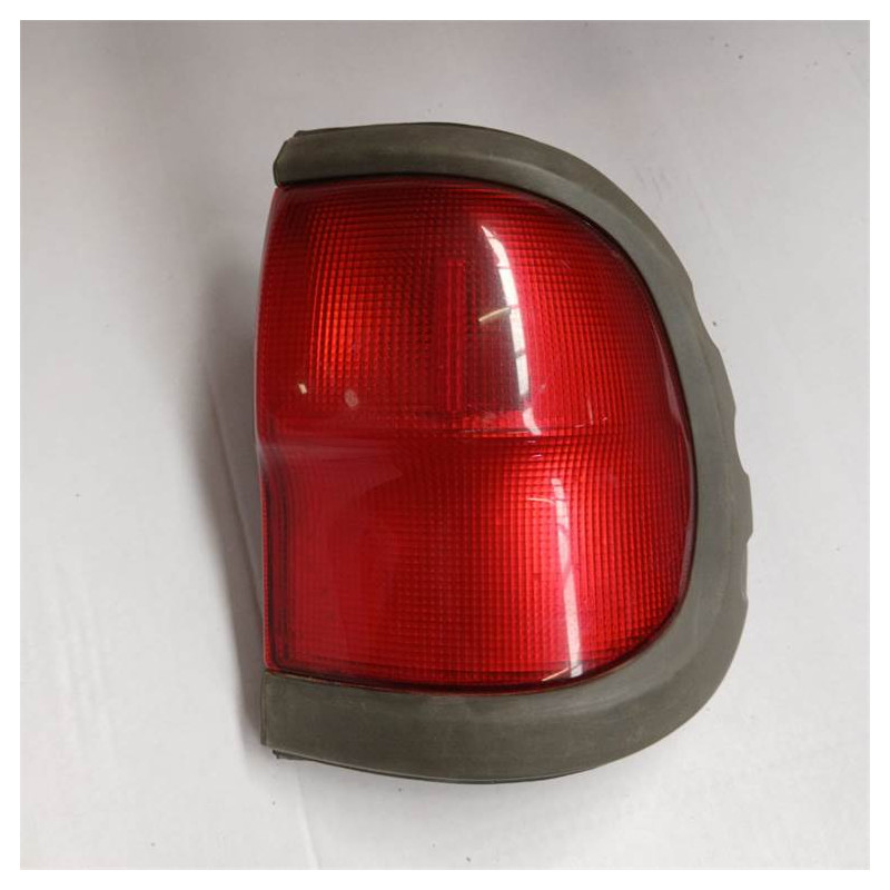 PILOTO TRASERO DERECHO NISSAN TERRANO II (R20) TD27TTD27268500X000
