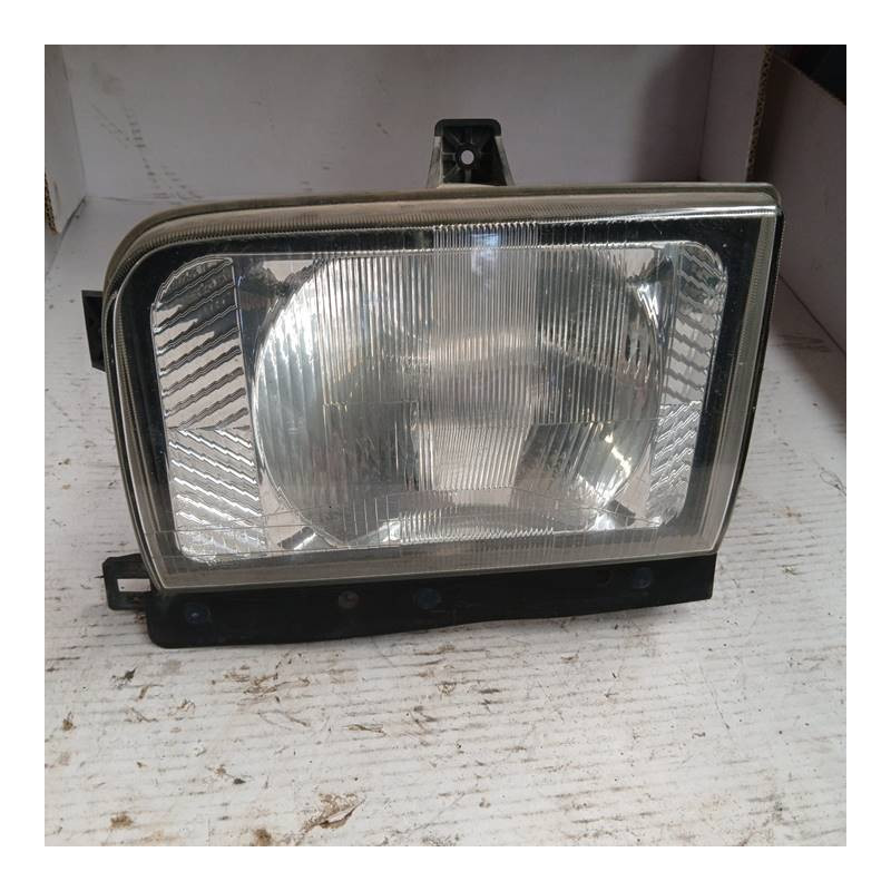 FARO IZQUIERDO NISSAN CABSTAR BD30