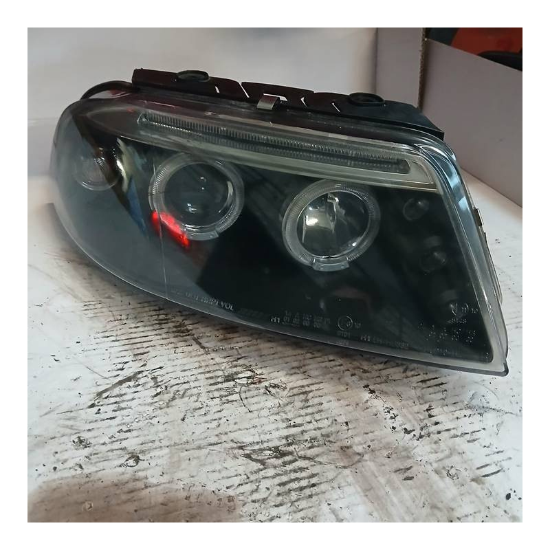 FARO DERECHO VOLKSWAGEN PASSAT BERLINA (3B3) AWX