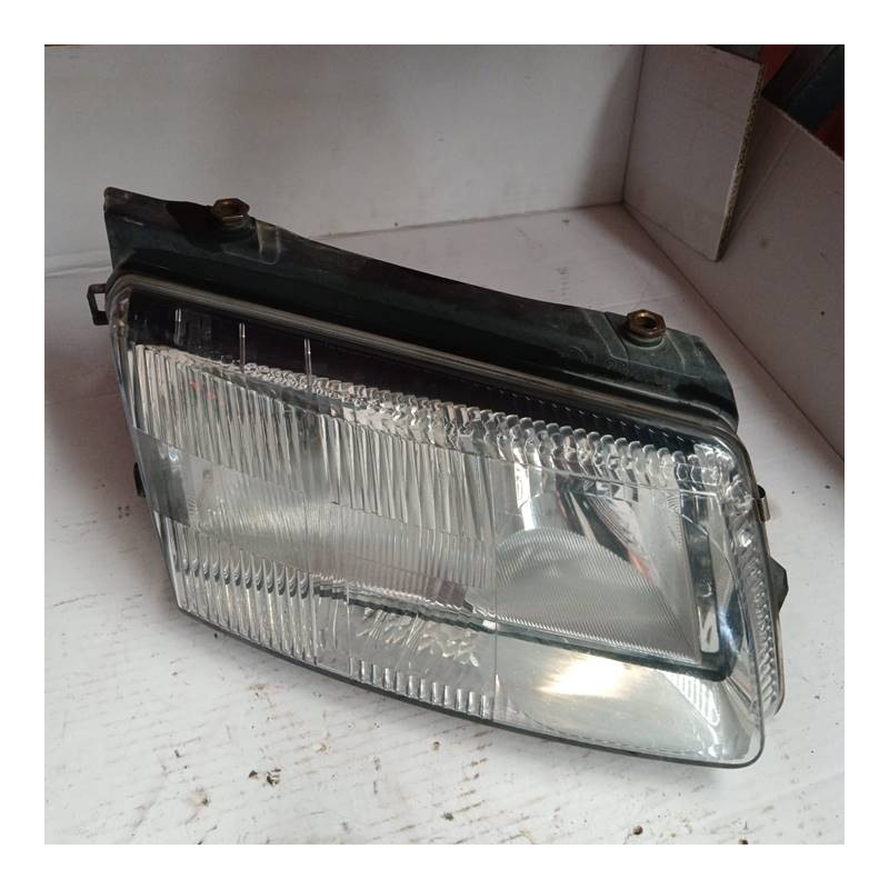 FARO DERECHO VOLKSWAGEN PASSAT BERLINA (3B2) AFN