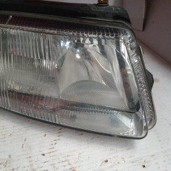 FARO DERECHO VOLKSWAGEN PASSAT BERLINA (3B2) AFN
