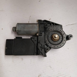 MOTOR ELEVALUNAS DELANTERO DERECHO VOLKSWAGEN PASSAT BERLINA (3B3) AWX9776105415301